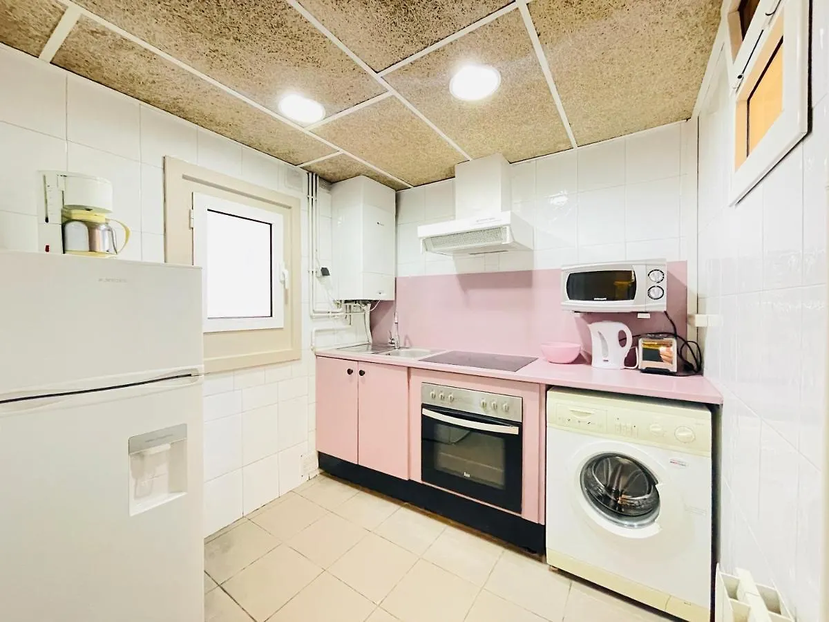 Ideal Ramblas Apartments Barcelona Apartahotel