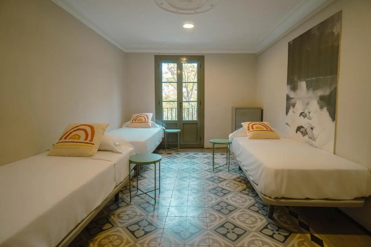 Ideal Ramblas Apartments Barcelona 2*,